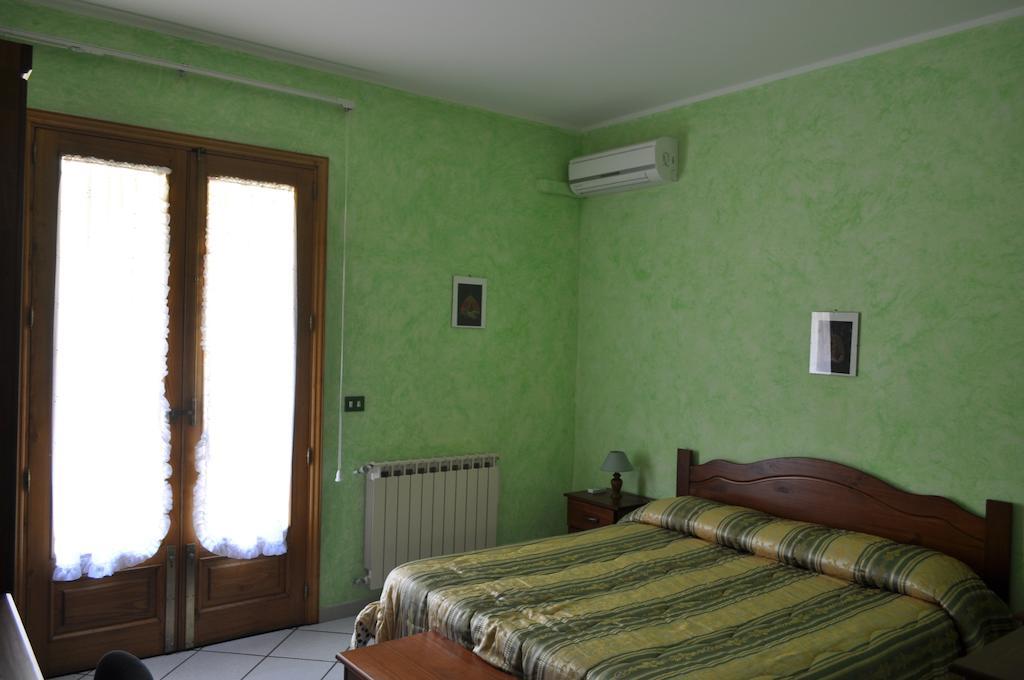 B&B Villa Dagala Santa Venerina Habitación foto